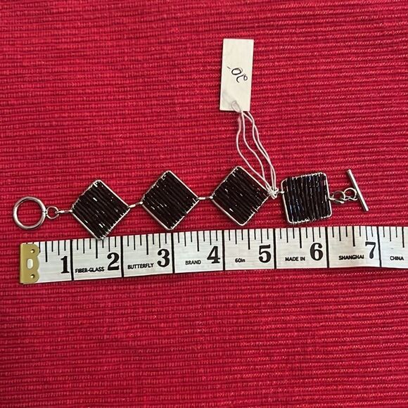 NWT pamelalynn & company black and silver color diamond shape link bracelet - Picture 4 of 6
